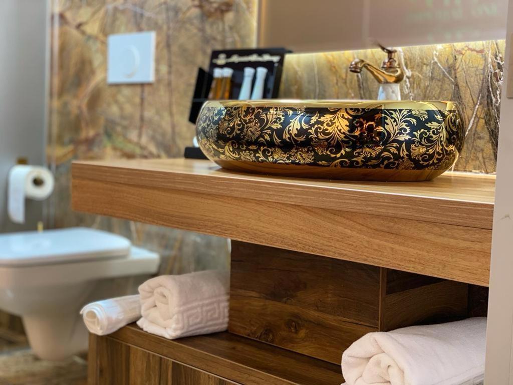 Vila Imperial One Luxury Boutique Hotel Făgăraş المظهر الخارجي الصورة